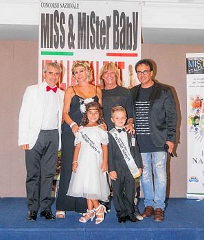 Carmen Russo e Enzo Paolo Turchi premiano a Fiuggi le Miss e Mister Baby d’Italia Talent 2016