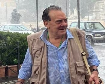 Rino Barillari compie gli anni. Il Re dei Paparazzi festeggia tra ricordi, flash e Secret