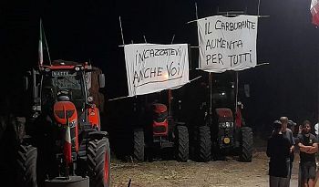 Caro gasolio, trattori in rivolta sull’Aurelia