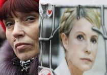 Il tribunale sta  condannando  l'ex premier Yulia Tymoshenko  per omicidio