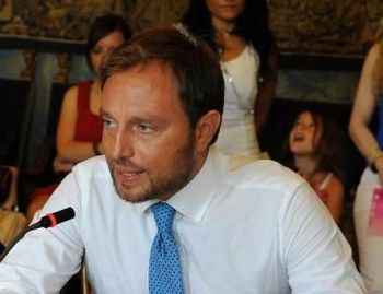 COMUNE DI ROMA, SANTORI: “CON MARINO POCHI PRIVILEGIATI INTANTO STRANI CASI DI DISOCCUPAZIONE E SENZA STIPENDIO. ECCO I NUMERI DELLA DISPERAZIONE”